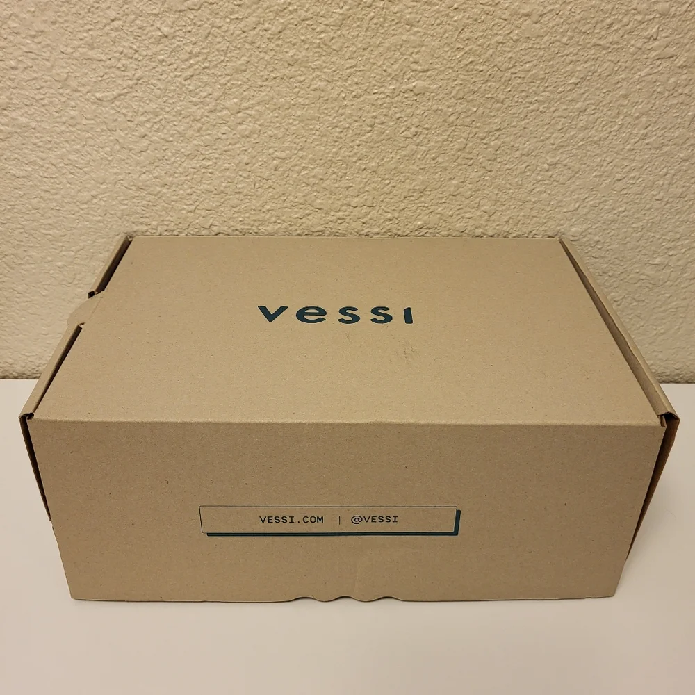 NIB Vessi Altitude Gray Cityscape Classic Sneaker Size 9